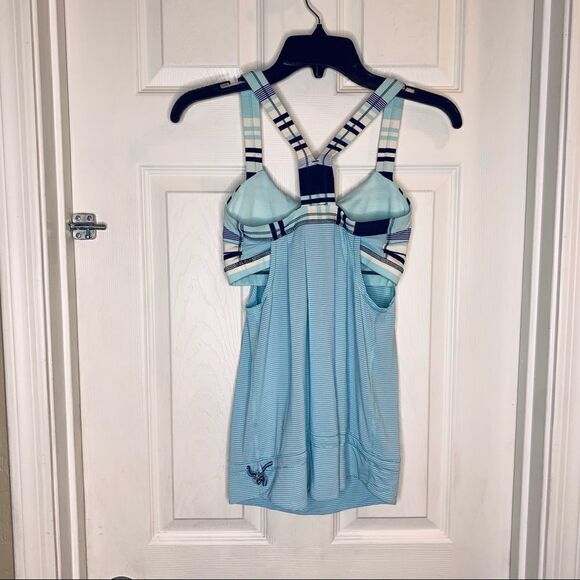 Lululemon Rest Less Blue Tank Top Athletic w/ Built In Bra Size 4 - Picture 4 of 9